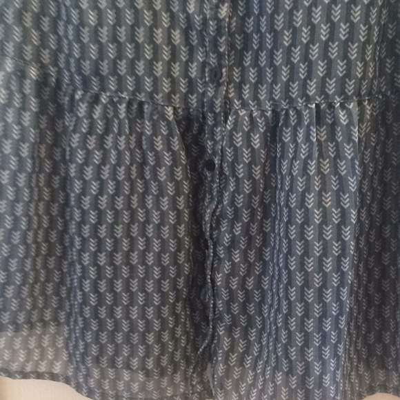 FINAL MARKDOWN LADIES sheer charming Charlie top medium - Picture 2 of 5